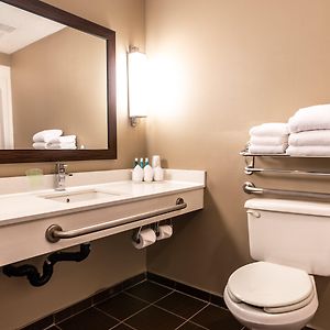 Standard Queen Room Communications Accessible Roll Shower